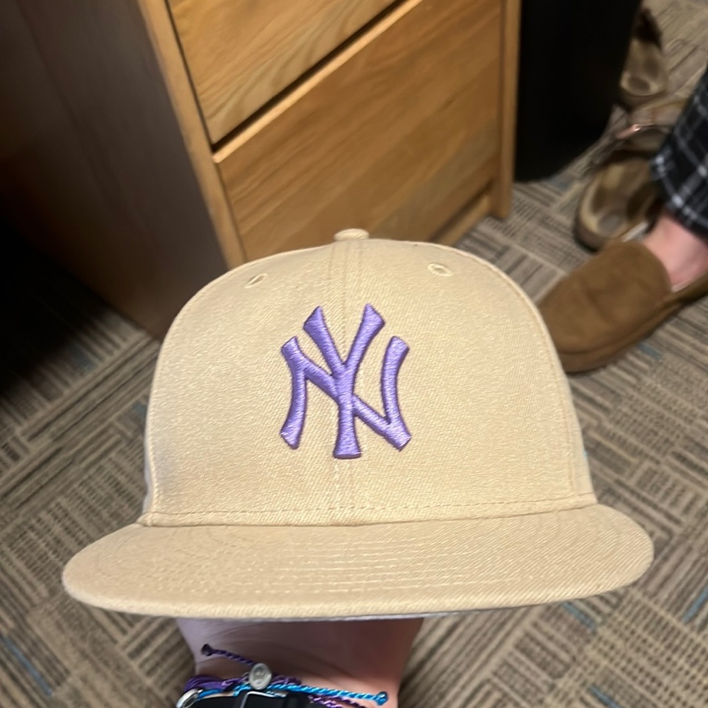 Tan Yankees fitted hat with 1999 World Series stitch